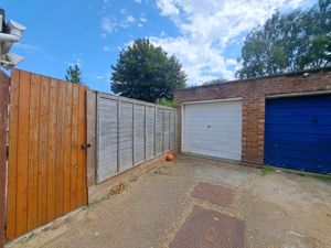 Garage - click for photo gallery